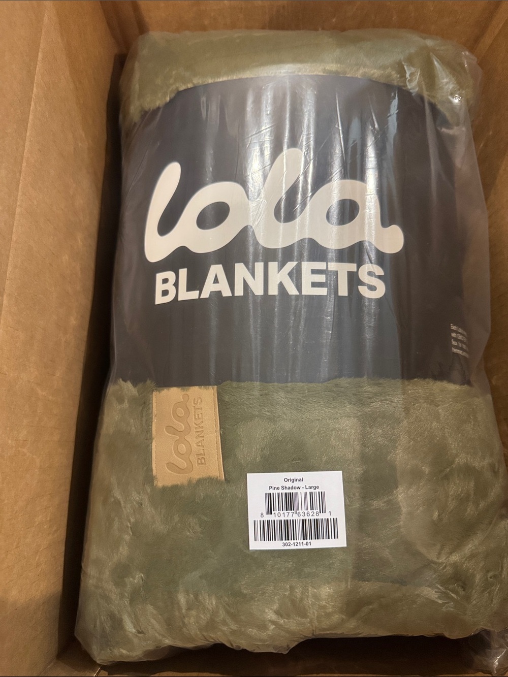 Lola Blankets/Pine Shadow/Size L/Faux Fur Throw/Blanket/NWT! NIB! SEALED! NEW!!! - Picture 8 of 15